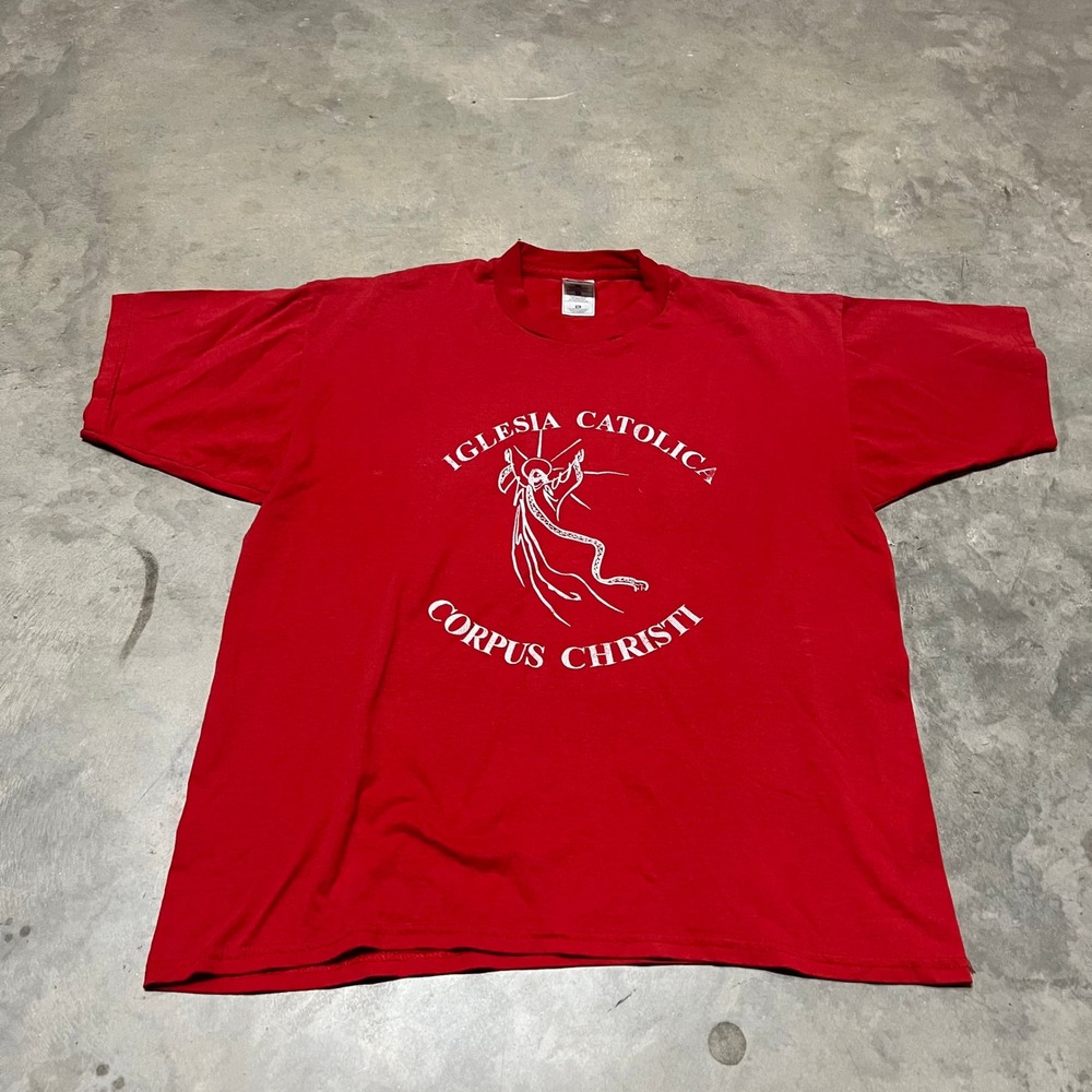 Fruit of the Loom Best Red Iglesia Catolica Corpus Christi Graphic T-Shirt XL